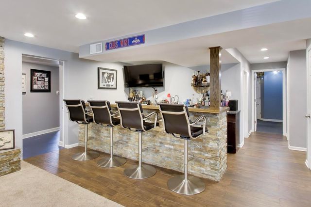 7309 Seminole Court, Darien, IL 60561