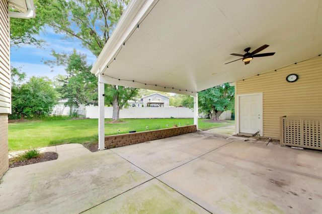 7309 Seminole Court, Darien, IL 60561