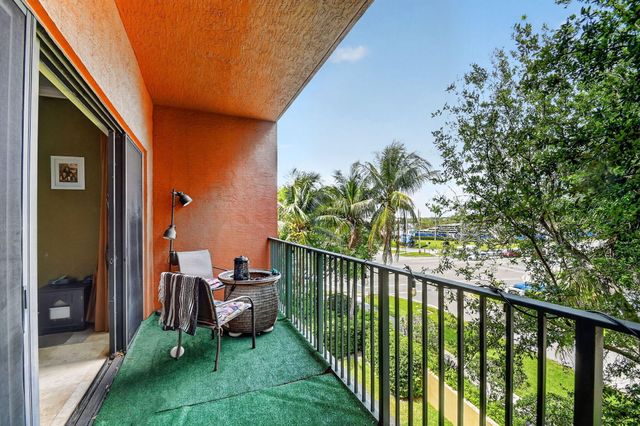 1610 Presidential Way 309, West Palm Beach, FL 33401