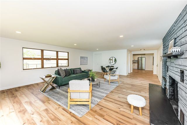 40 Mac Arthur Road, Greece, NY 14615