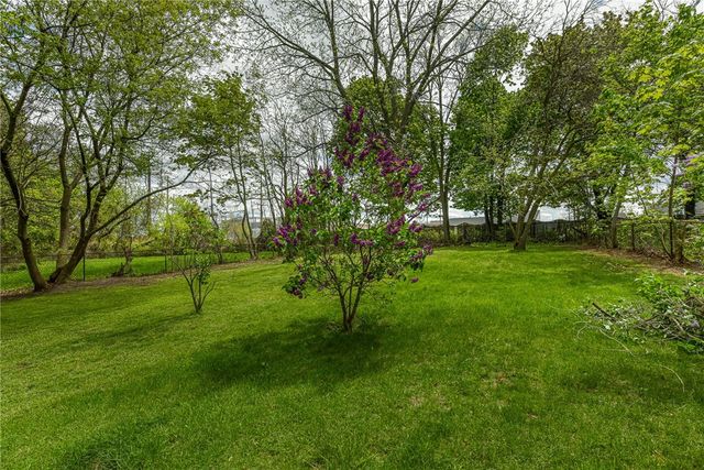 40 Mac Arthur Road, Greece, NY 14615
