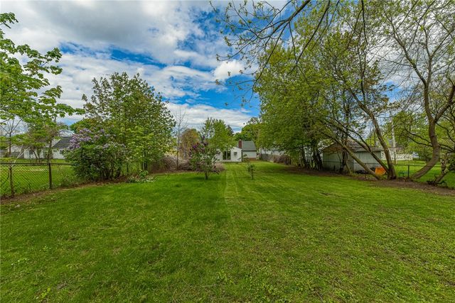 40 Mac Arthur Road, Greece, NY 14615