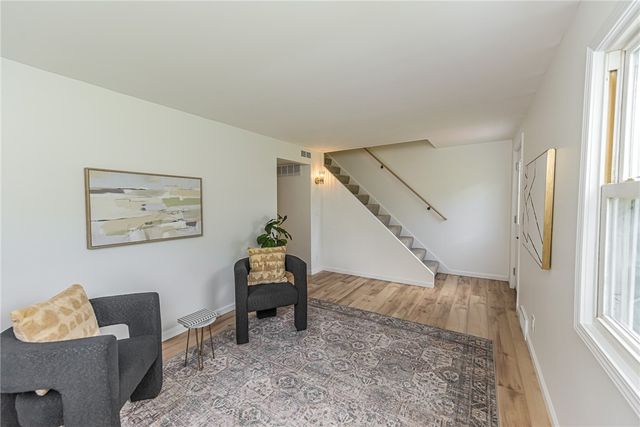 40 Mac Arthur Road, Greece, NY 14615