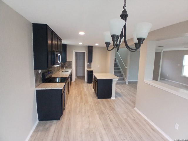 2131 Flora Vis, San Antonio, TX 78224
