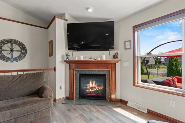 4702 N WREN DRIVE, Appleton, WI 54913
