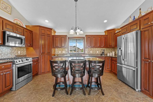 4702 N WREN DRIVE, Appleton, WI 54913
