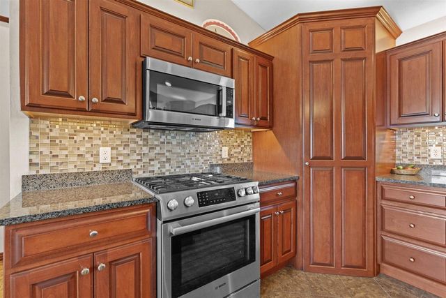 4702 N WREN DRIVE, Appleton, WI 54913
