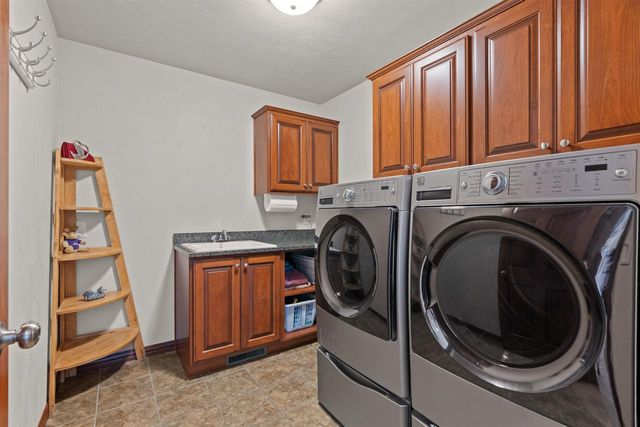 4702 N WREN DRIVE, Appleton, WI 54913