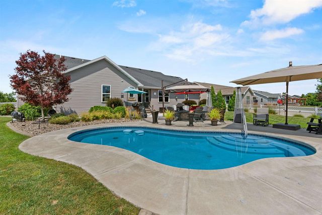4702 N WREN DRIVE, Appleton, WI 54913