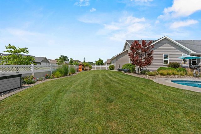 4702 N WREN DRIVE, Appleton, WI 54913