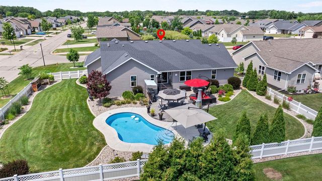 4702 N WREN DRIVE, Appleton, WI 54913