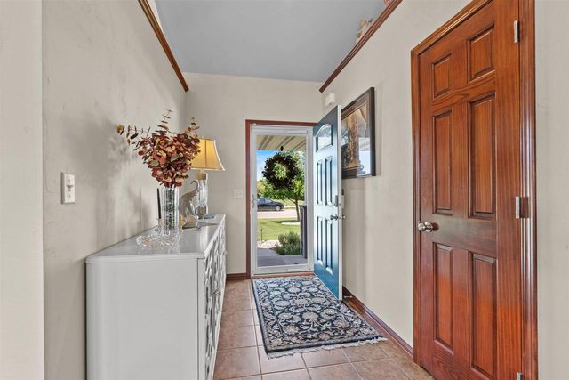 4702 N WREN DRIVE, Appleton, WI 54913