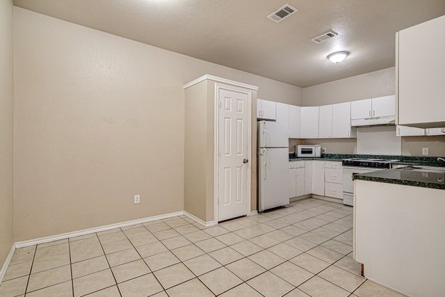 116 Honey Bee Drive, Joshua, TX 76058