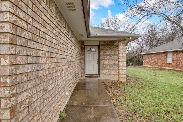 116 Honey Bee Drive, Joshua, TX 76058