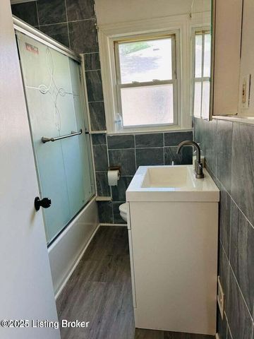 4105 North Ln, Louisville, KY 40216