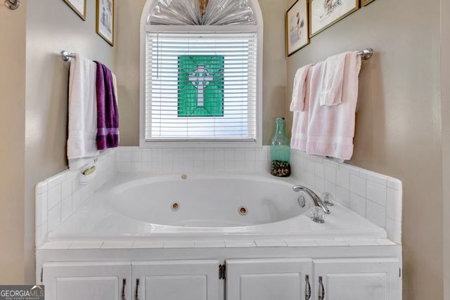 2554 Cedar Way, Loganville, GA 30052