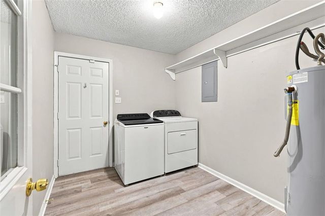 5817 Dundee Street, Lake Charles, LA 70605