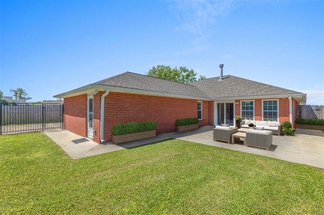5817 Dundee Street, Lake Charles, LA 70605