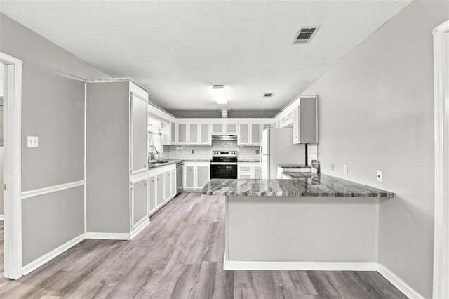 5817 Dundee Street, Lake Charles, LA 70605