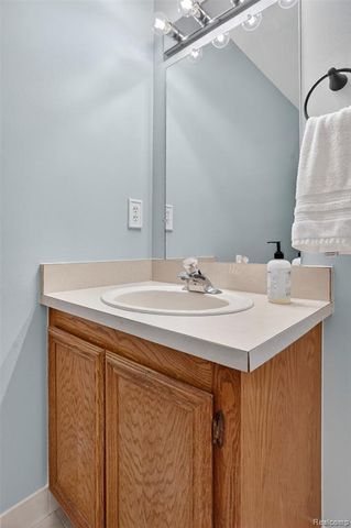 20755 Cannon Drive, Clinton Township, MI 48038