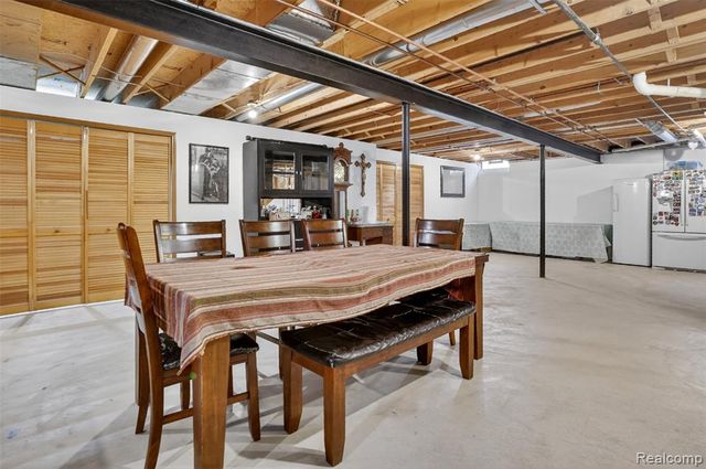 20755 Cannon Drive, Clinton Township, MI 48038