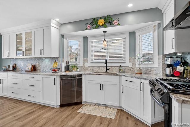 20755 Cannon Drive, Clinton Township, MI 48038