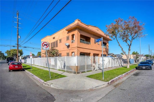 9019 S San Pedro, Los Angeles, CA 90003