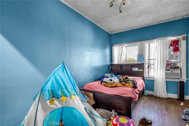 9019 S San Pedro, Los Angeles, CA 90003
