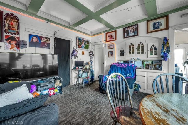 9019 S San Pedro, Los Angeles, CA 90003