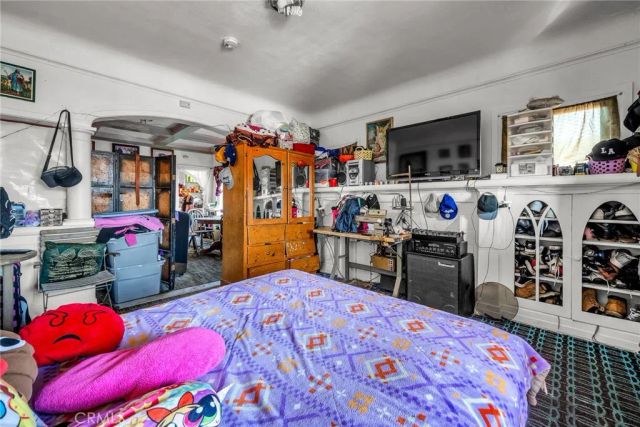 9019 S San Pedro, Los Angeles, CA 90003