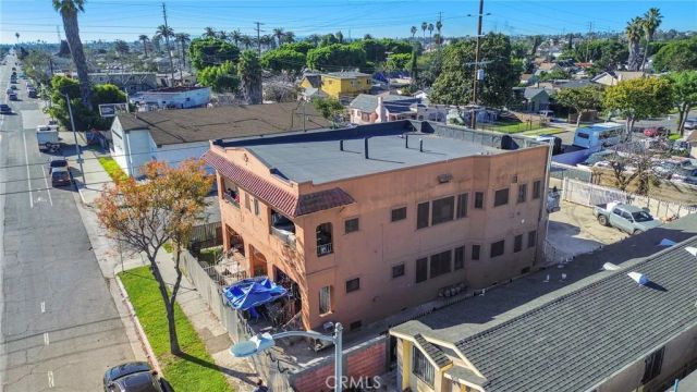 9019 S San Pedro, Los Angeles, CA 90003