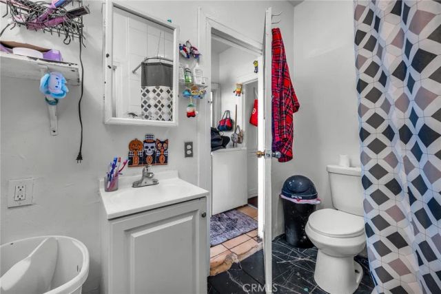 9019 S San Pedro, Los Angeles, CA 90003