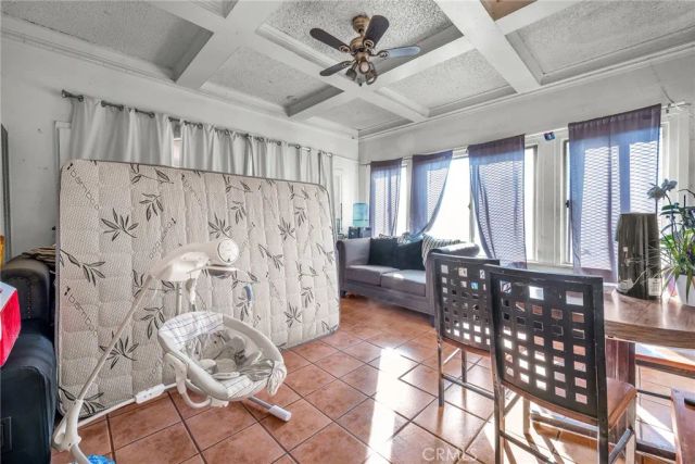 9019 S San Pedro, Los Angeles, CA 90003