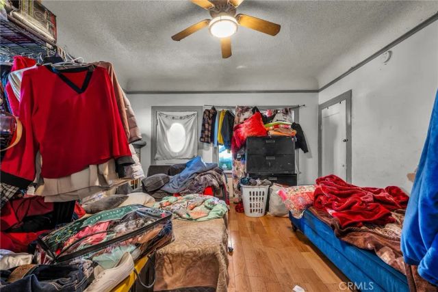 9019 S San Pedro, Los Angeles, CA 90003