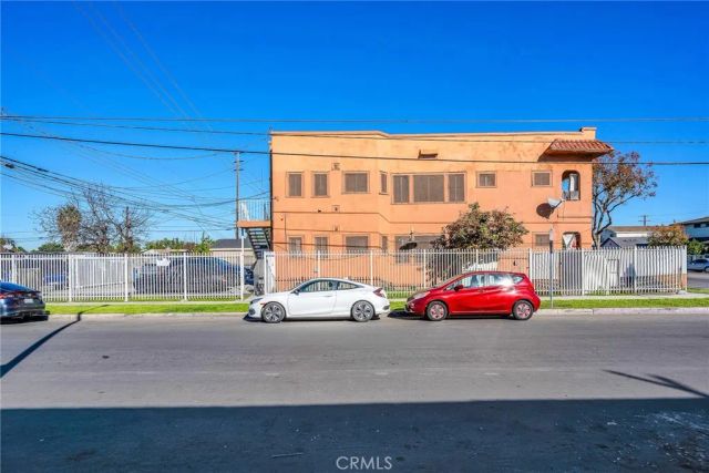 9019 S San Pedro, Los Angeles, CA 90003