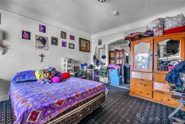 9019 S San Pedro, Los Angeles, CA 90003