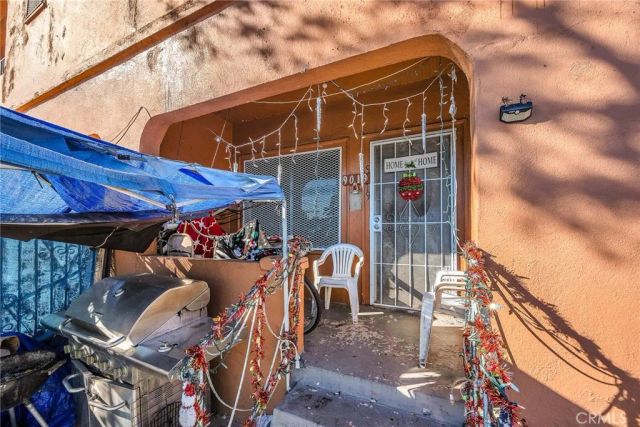 9019 S San Pedro, Los Angeles, CA 90003