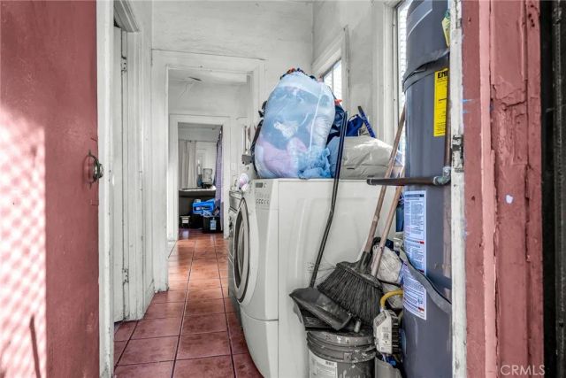 9019 S San Pedro, Los Angeles, CA 90003