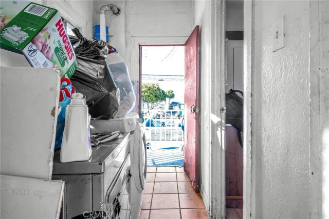 9019 S San Pedro, Los Angeles, CA 90003