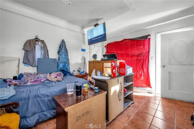 9019 S San Pedro, Los Angeles, CA 90003
