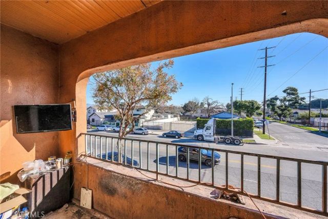 9019 S San Pedro, Los Angeles, CA 90003