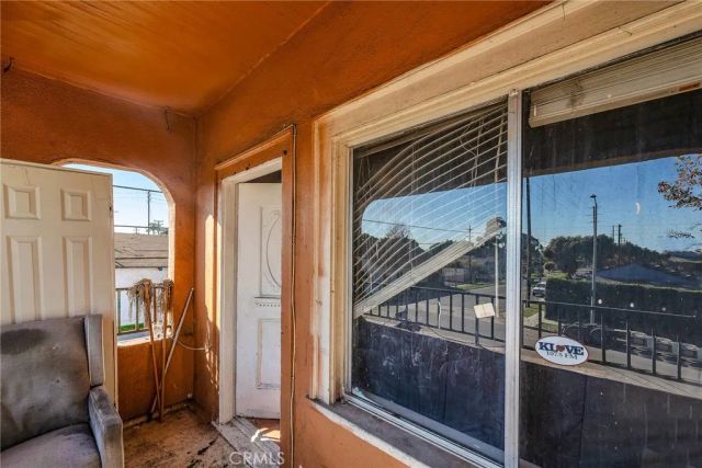 9019 S San Pedro, Los Angeles, CA 90003