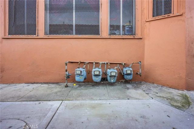 9019 S San Pedro, Los Angeles, CA 90003
