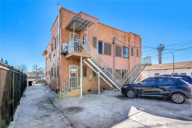 9019 S San Pedro, Los Angeles, CA 90003