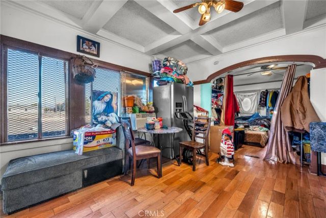 9019 S San Pedro, Los Angeles, CA 90003
