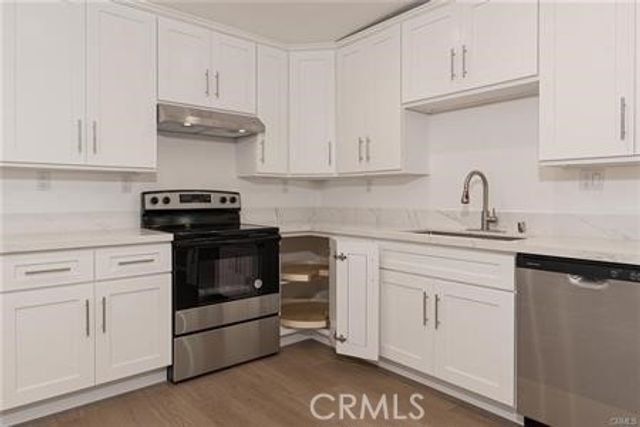 1017 S Washburn, Corona, CA 92882