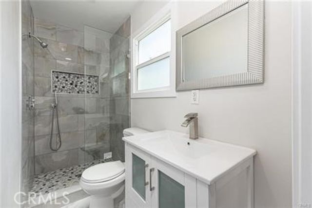 1017 S Washburn, Corona, CA 92882