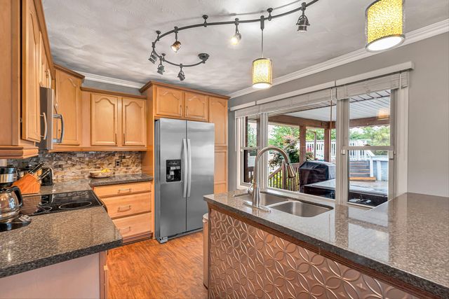 5733 Sierra DR, Roanoke, VA 24012