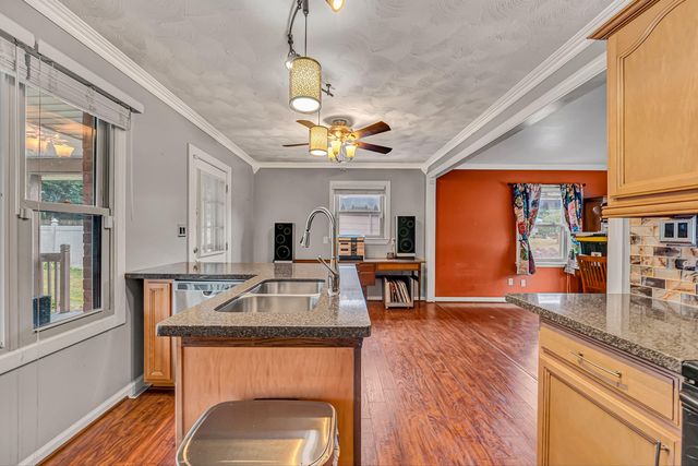 5733 Sierra DR, Roanoke, VA 24012