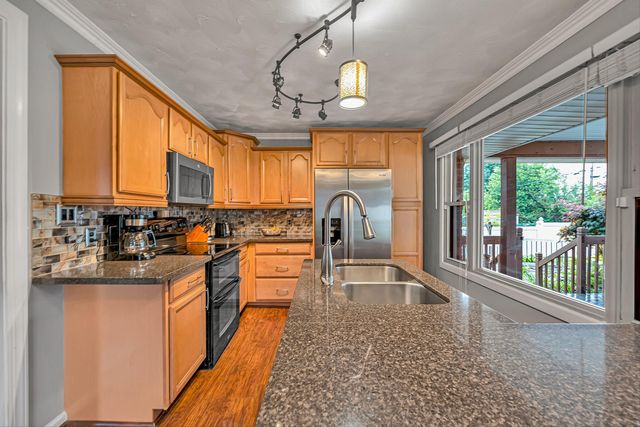 5733 Sierra DR, Roanoke, VA 24012